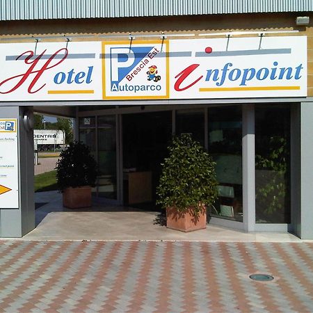 Hotel Santa Giulia Кастенедоло Экстерьер фото
