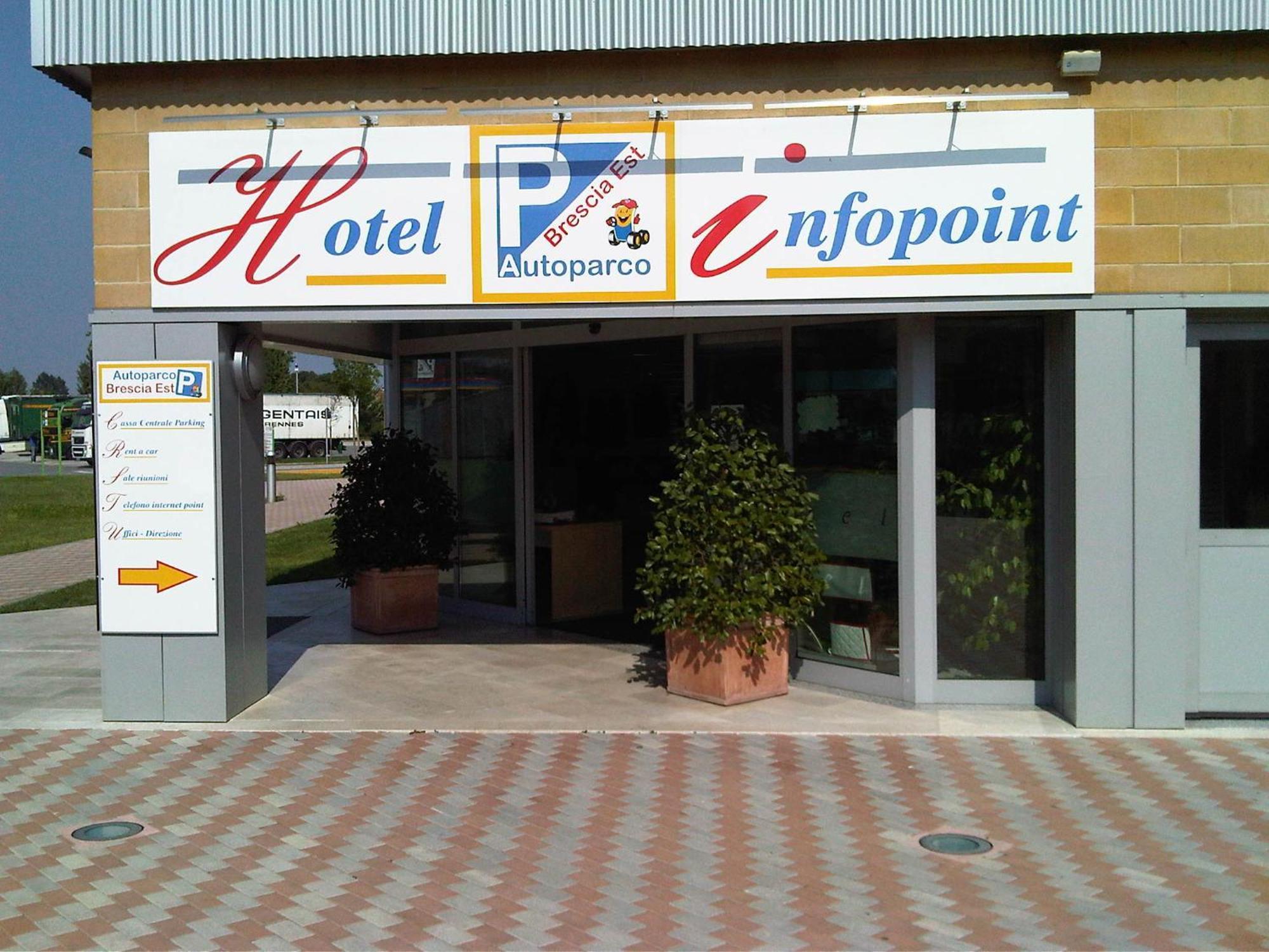 Hotel Santa Giulia Кастенедоло Экстерьер фото