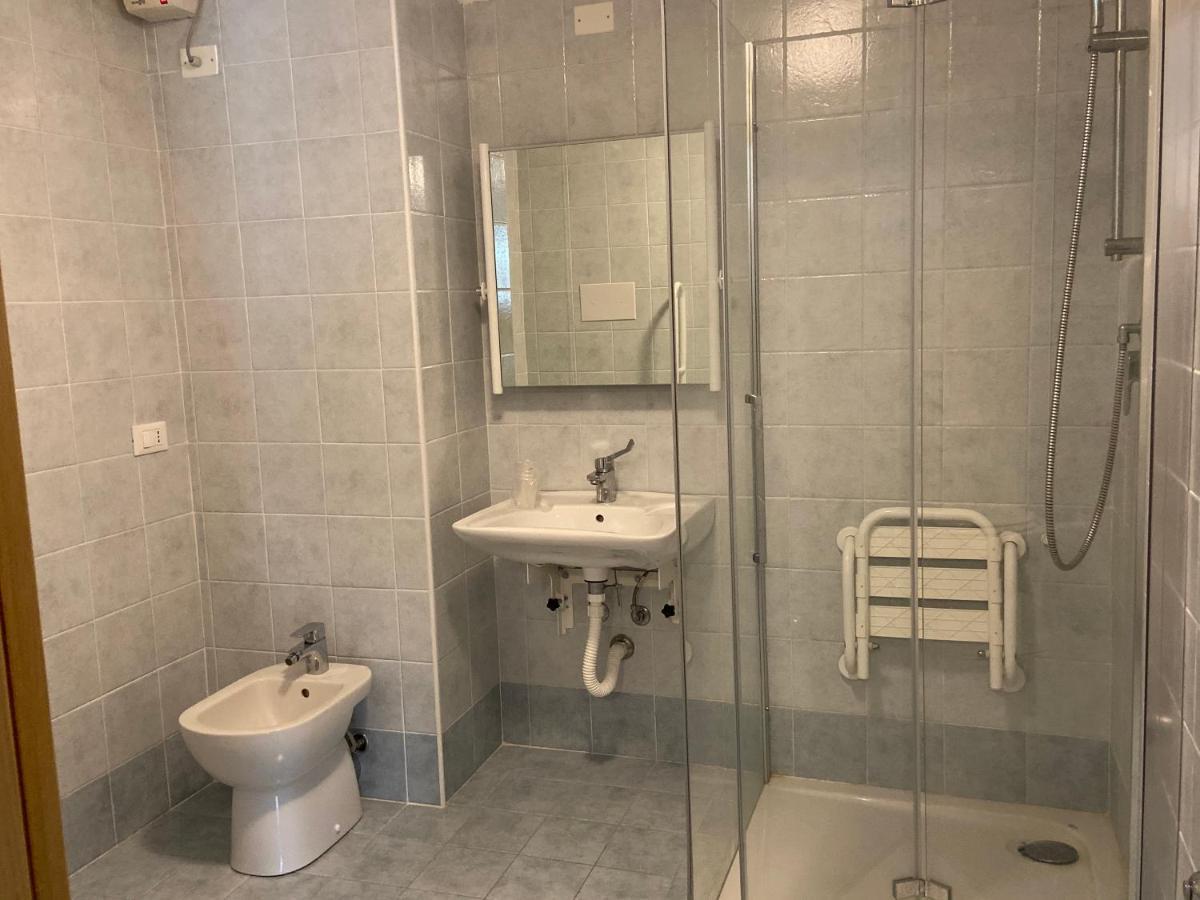 Hotel Santa Giulia Кастенедоло Экстерьер фото